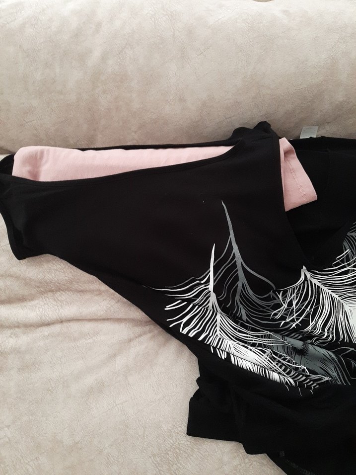 Siyah Baskılı kol yırtmaçlı bluz - Görsel 2