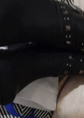 Tokalı Siyah Kadın Botu, Kalın Topuklu - Görsel 2