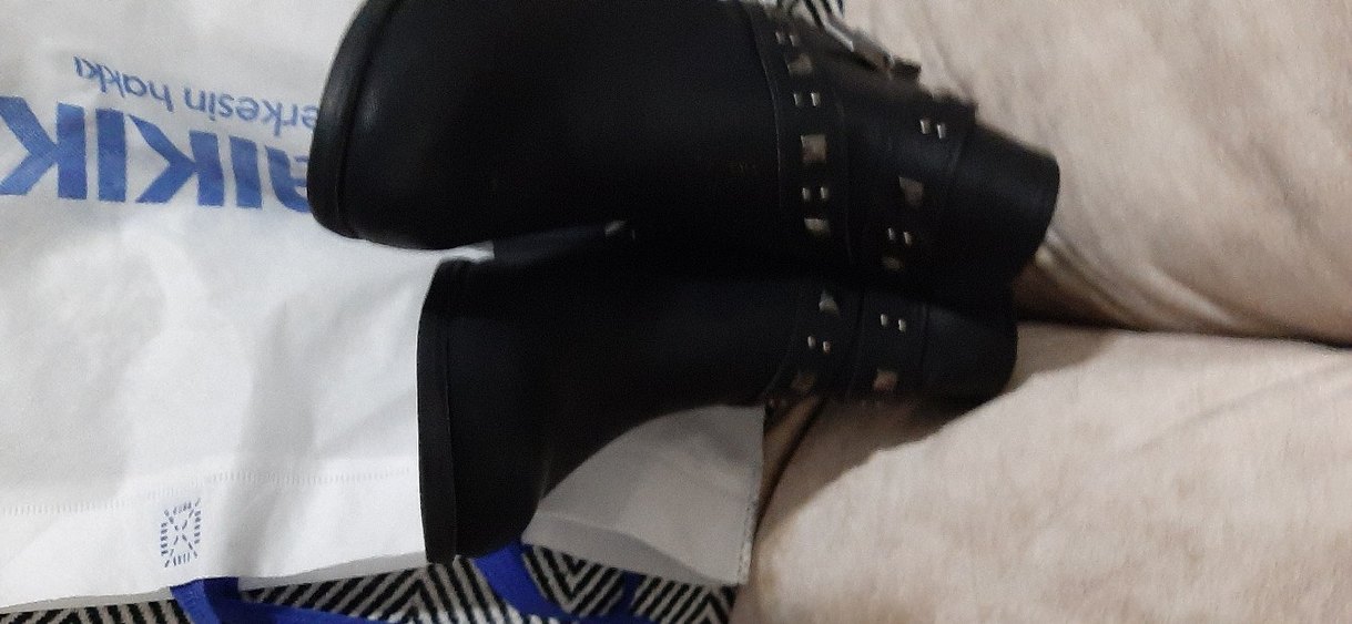 Tokalı Siyah Kadın Botu, Kalın Topuklu - Görsel 2