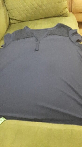 Şık bir siyah dantelli bluz - Görsel 5