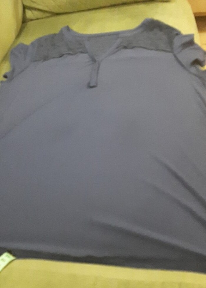 Şık bir siyah dantelli bluz - Görsel 5