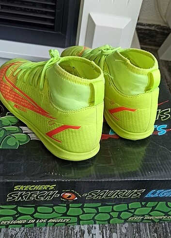 35 Beden sarı Renk Nike halısaha ayakkabı