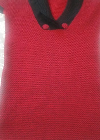 Kısa Kollu Kırmızı V Yaka Triko Kazak - Görsel 2