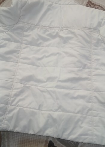 Beyaz Düğmeli Kadın Kışlık Mont - Görsel 4