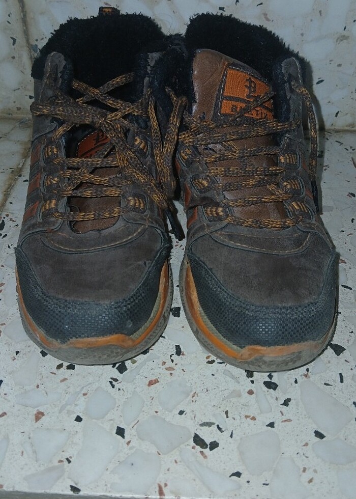 Çocuk bot küçük geliyor - Görsel 2