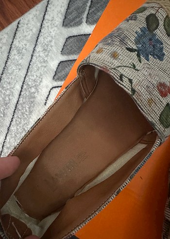 Çiçek Desenli Bohem KadınBabet - Görsel 3