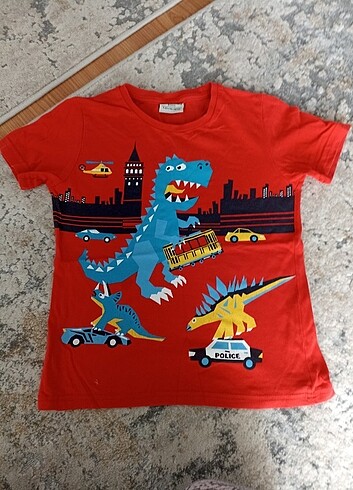 Lcwaikiki marka çocuk tshirt 5yaş