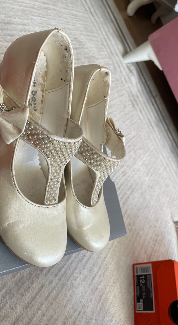 Beyaz Tokalı Parlak Kız Babet Ayakkabı - Görsel 5