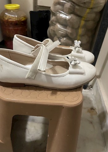 Kız Çocuk Beyaz Fiyonklu Babet Ayakkabı - Görsel 2