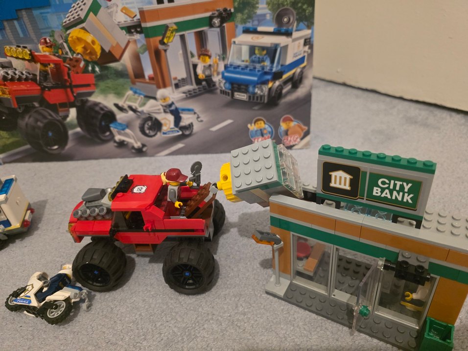 LEGO City 60245 Polis ve Kaçış Seti - Görsel 2