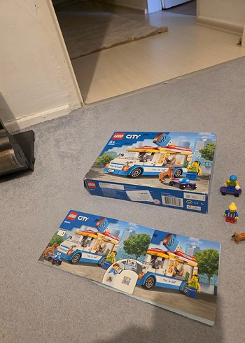 Lego City 60150 Dondurma Kamyonu Seti - Görsel 4