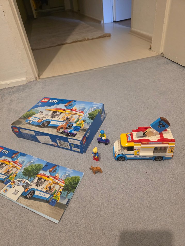 Lego City 60150 Dondurma Kamyonu Seti - Görsel 3