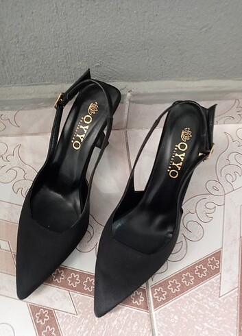 Siyah stiletto 