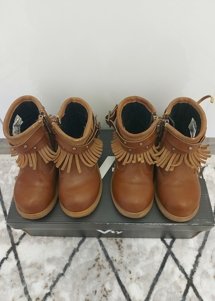 Flo dan 23 numara kiz cocuk bot  - Görsel 2