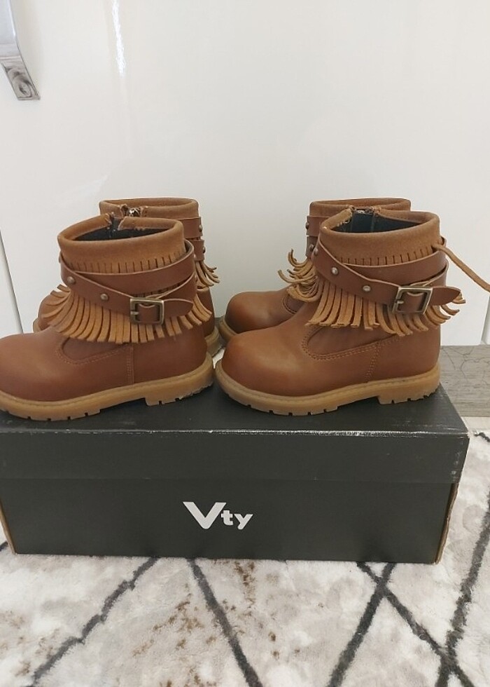 Flo dan 23 numara kiz cocuk bot  - Görsel 4