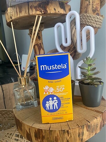 Mustela güneş kremi