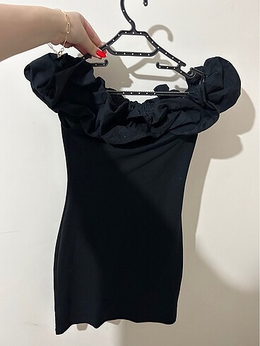 Zara omuzu fırfırlı mini elbise