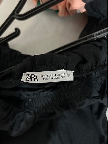 Zara Zara omuzu fırfırlı mini elbise