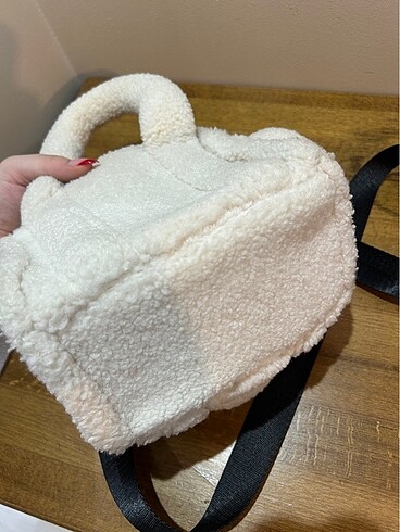  Beden beyaz Renk Derimod peluş çanta