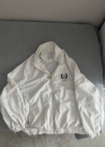 Bershka yağmurluk/rüzgarlık