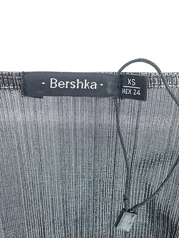 xs Beden çeşitli Renk Bershka Bluz %70 İndirimli.