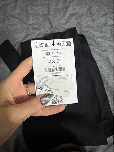 xs Beden siyah Renk Bershka yırtmaçlı toka detaylı elbise