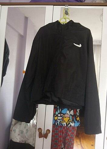 Nike yağmurluk