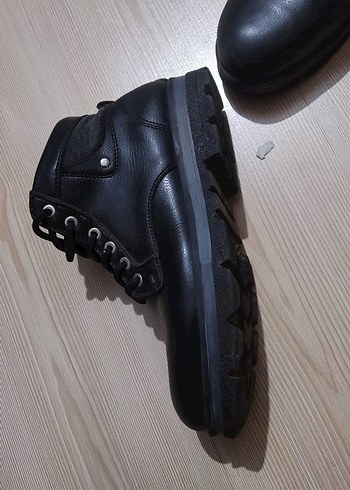 Siyah Erkek Goth Lastik Bot Deridir - Görsel 2