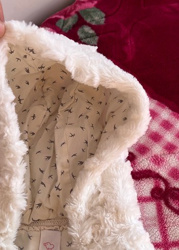 Kapüşonlu Beyaz Kız Peluş Yelek - Görsel 2