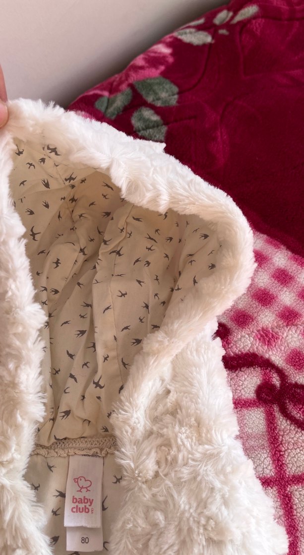 Kapüşonlu Beyaz Kız Peluş Yelek - Görsel 2