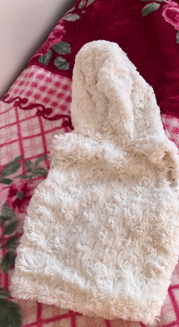 Kapüşonlu Beyaz Kız Peluş Yelek - Görsel 4