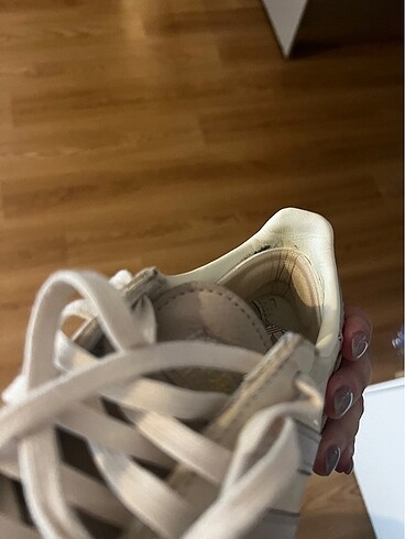 40 Beden ten rengi Renk Adidas Spezial