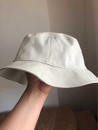 Zara Kova şapka