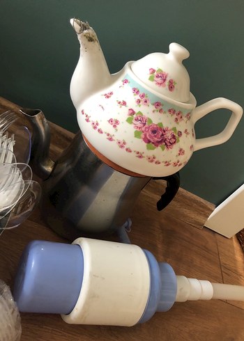 takaslık Beyaz Çaydanlık ve Plastik Çatal Seti - Görsel 2