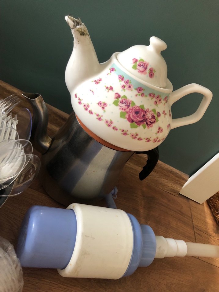 takaslık Beyaz Çaydanlık ve Plastik Çatal Seti - Görsel 2