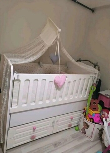 Babyone cibinlikli beşik 