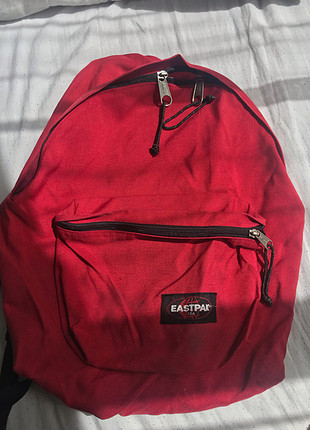 s Beden Eastpack kırmızı sırt çantası