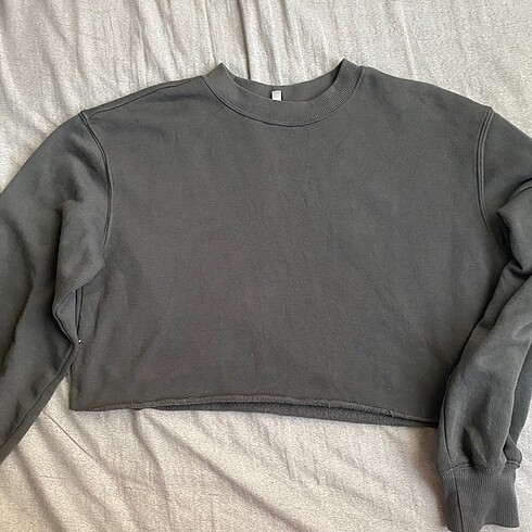 H&M crop sweatshirt