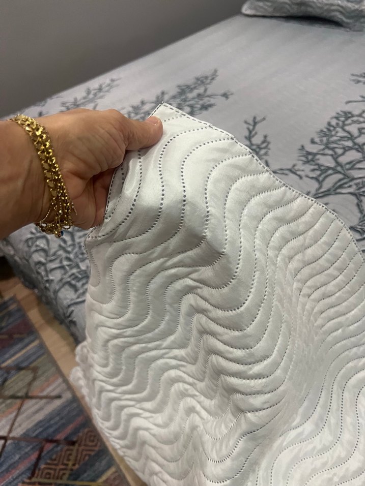 Gri Nakışlı Yatak Örtüsü - Görsel 3