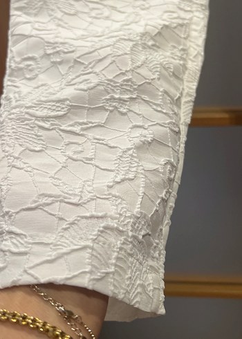 Nakışlı Beyaz Kadın Mini Kumaş Şort - Görsel 3