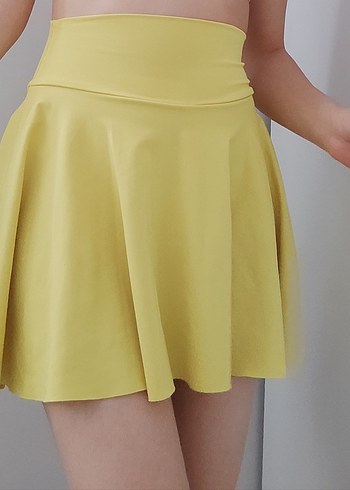 Sarı Pilili Mini Etek