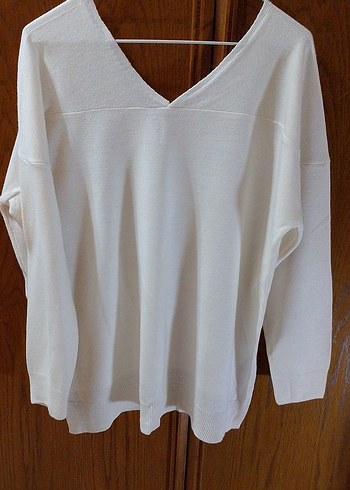 Beyaz V Yaka Kadın Pamuklu Kazak - Görsel 4