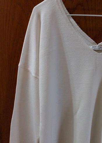 Beyaz V Yaka Kadın Pamuklu Kazak - Görsel 2