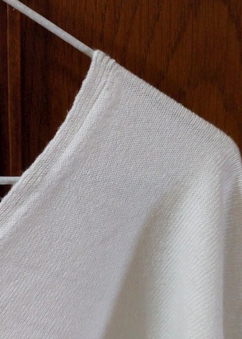 Beyaz V Yaka Kadın Pamuklu Kazak - Görsel 5