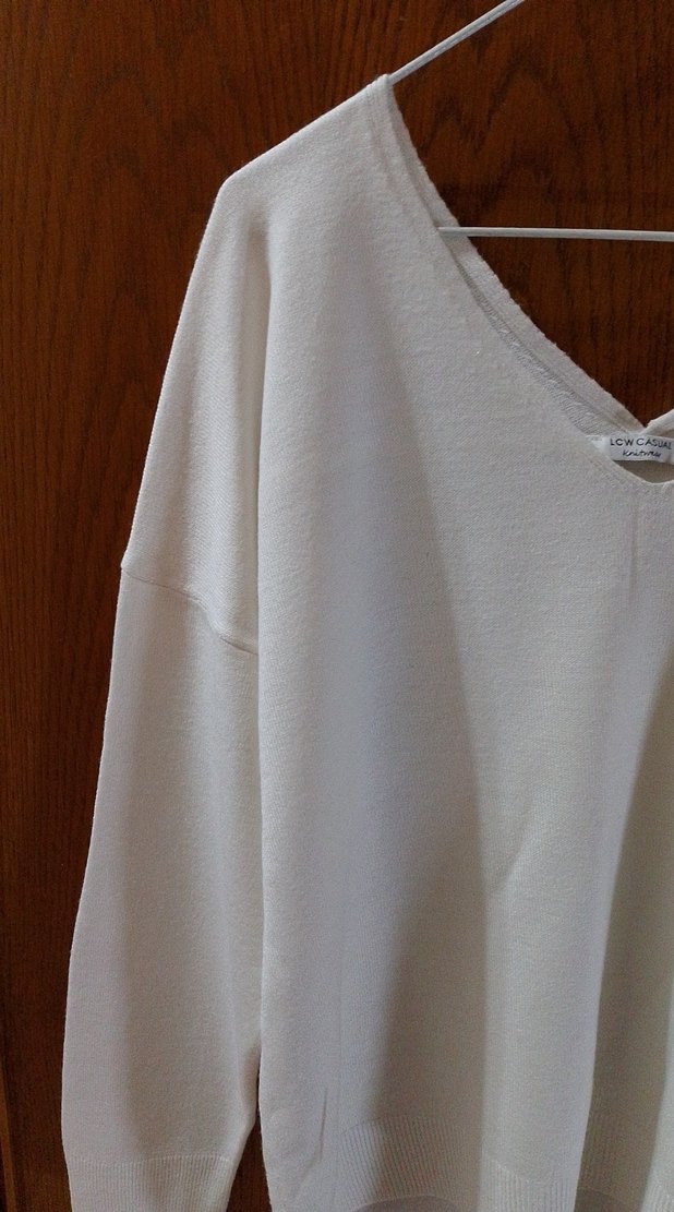 Beyaz V Yaka Kadın Pamuklu Kazak - Görsel 2