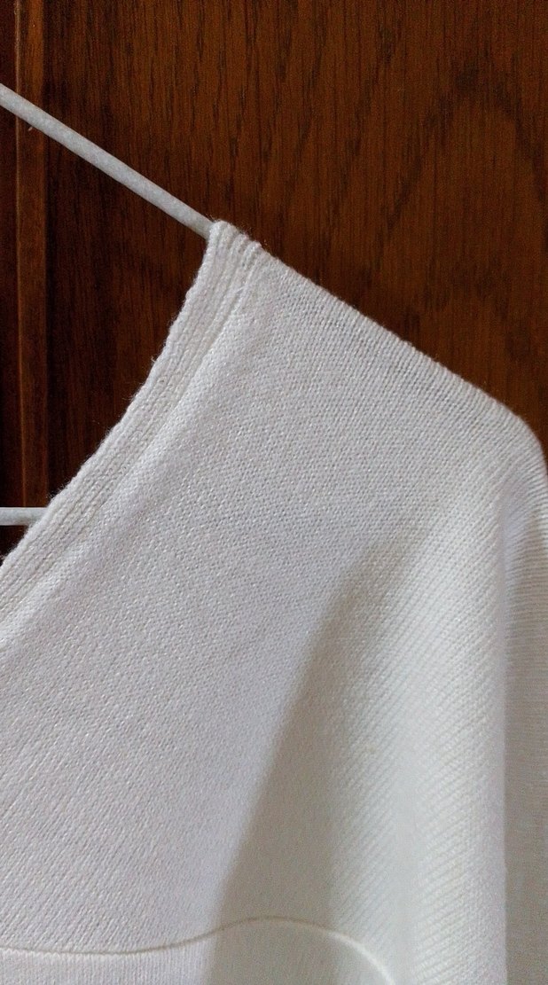 Beyaz V Yaka Kadın Pamuklu Kazak - Görsel 5