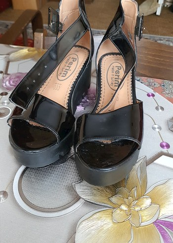 Siyah Rugan Tokalı İnce Topuklu Kadın Ayakkabı - Görsel 5