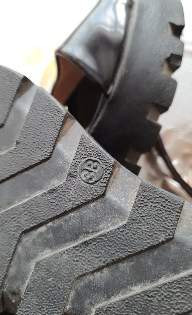 Siyah Rugan Tokalı İnce Topuklu Kadın Ayakkabı - Görsel 4