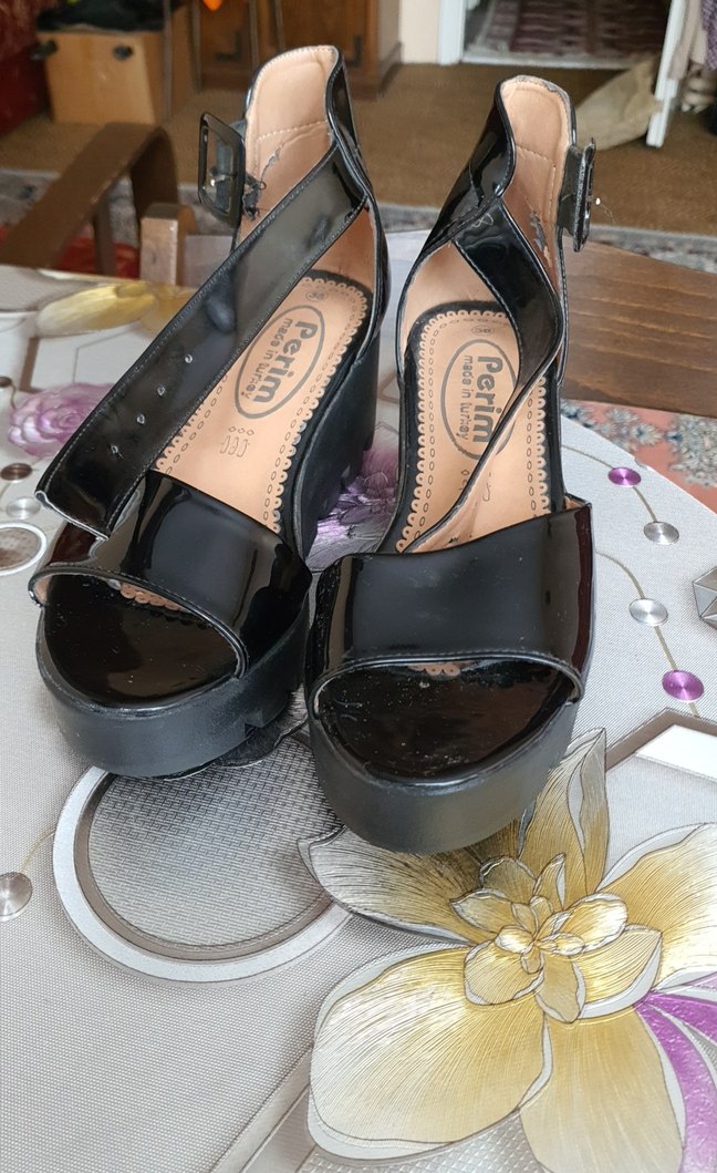 Siyah Rugan Tokalı İnce Topuklu Kadın Ayakkabı - Görsel 5