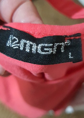 Kırmızı V Yaka Kısa Kollu Kadın Tişört - Görsel 3